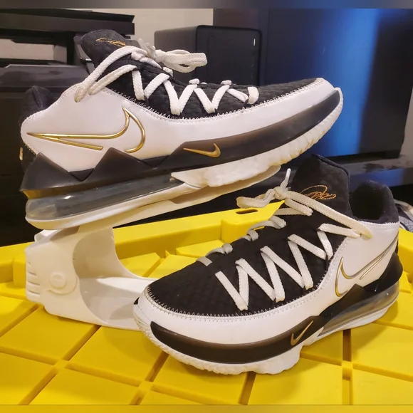 Nike | Shoes | Nike Lebron 7 Low White Metallic Gold Mens 8  display picture 1